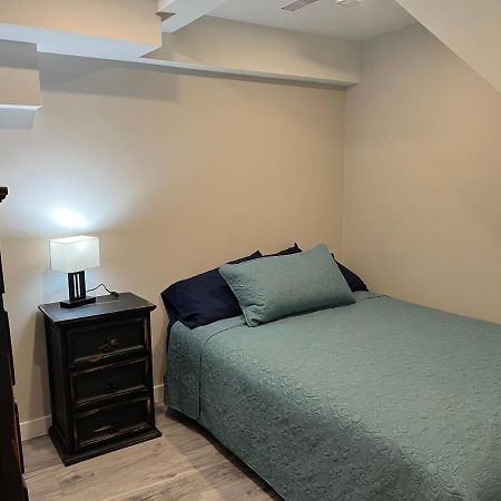 The Croft House - 2 Bedroom 1 Bathroom Suite Burlington Luaran gambar